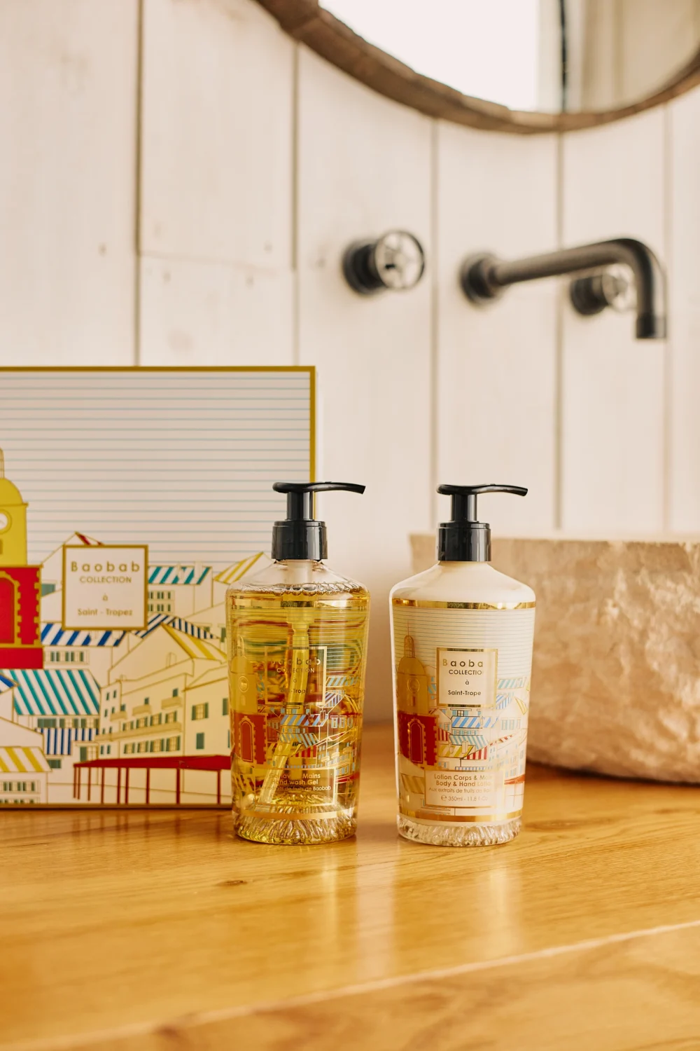 Gift Box A Saint-Tropez Body & Hand Lotion and Shower Gel - Image 2